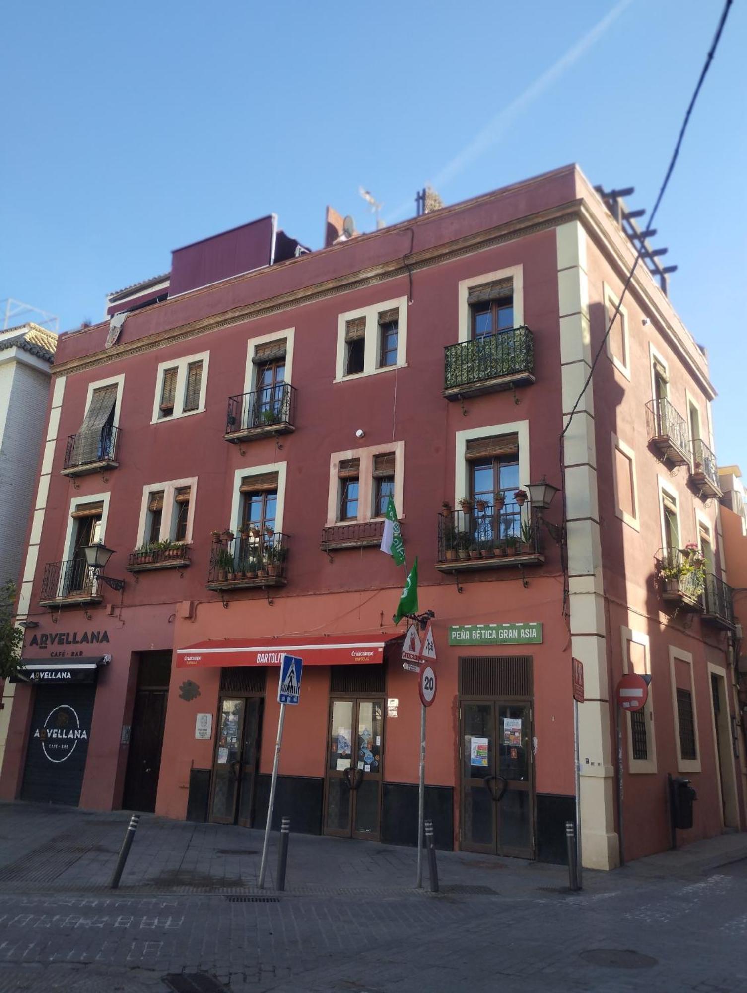 Atico Centrico Plaza Moravia ,san Julian. Apartment