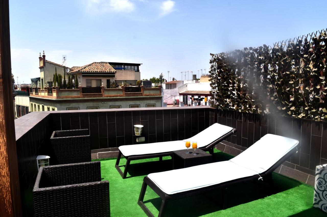 Atico Centrico Plaza Moravia ,san Julian. Apartment *